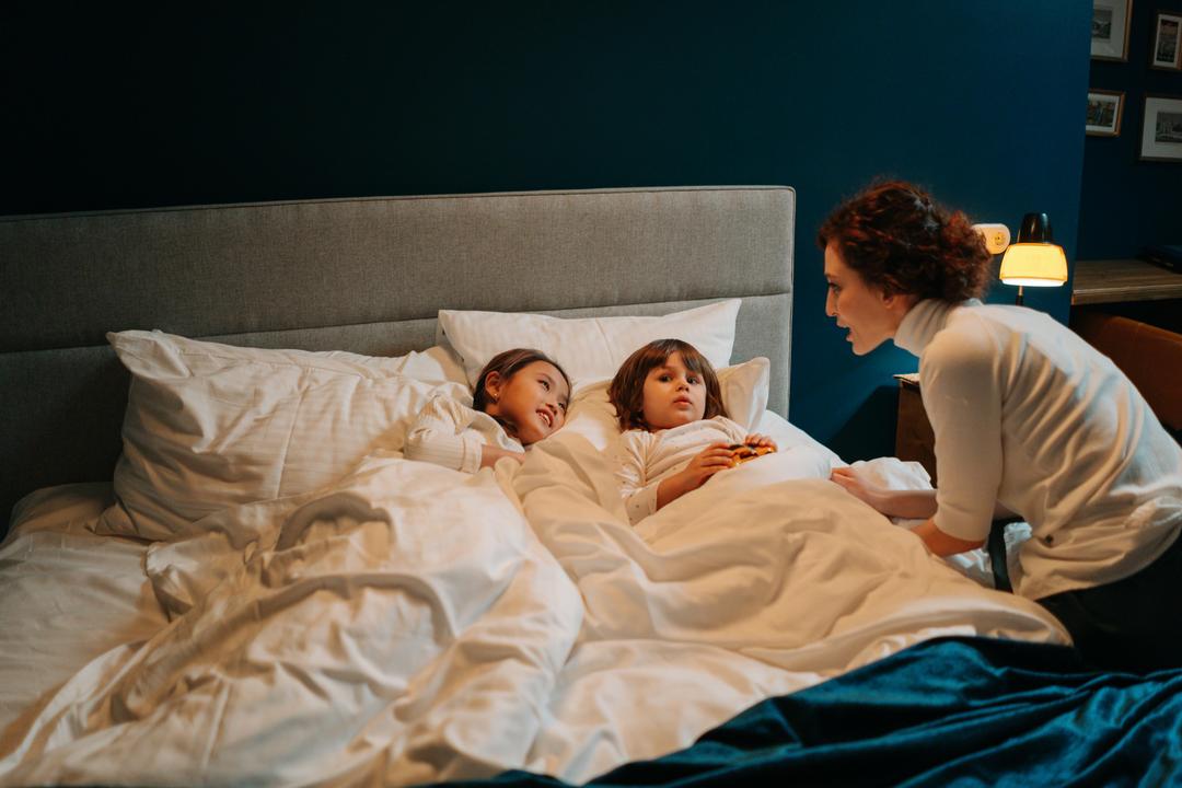Afinal, babá pode acompanhar o empregador em viagem? É comum que as famílias com crianças pequenas solicitem a companhia para suporte e apoio nestes períodos